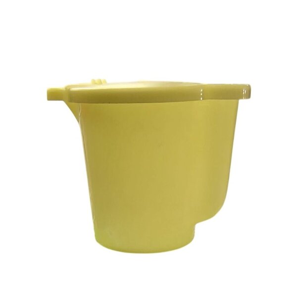 Vintage Tupperware Yellow Measuring Cup With Spout & Lid Collectible - Picture 1 of 3